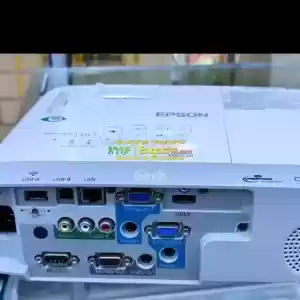 BRAND NEW  EPSON Projector Has remote Model name:  EB-x39Hardware interface: VGA, USB, HD Price in Ethiopia